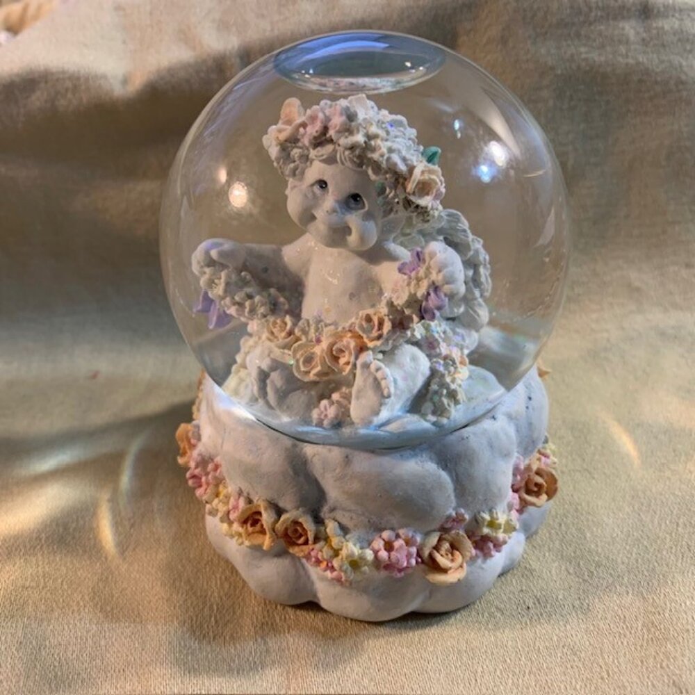 Dreamsicle Snow Globe with Roses Angel Cherub D6509